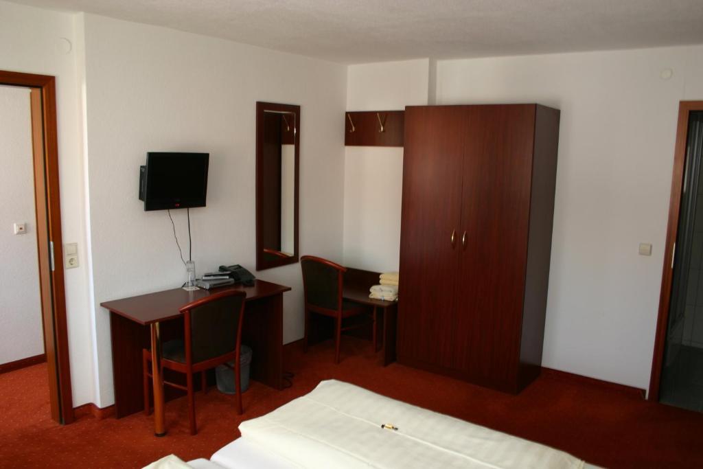 Dettingen an der Erms Gasthaus Traube מראה חיצוני תמונה